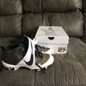 Nike girls softball cleats 5Y